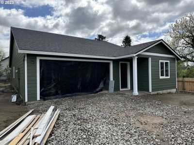 Home For Sale in Washougal, Washington