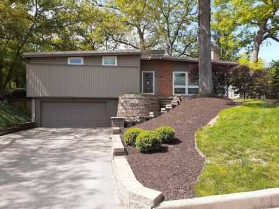 Home For Sale in Lake Zurich, Illinois