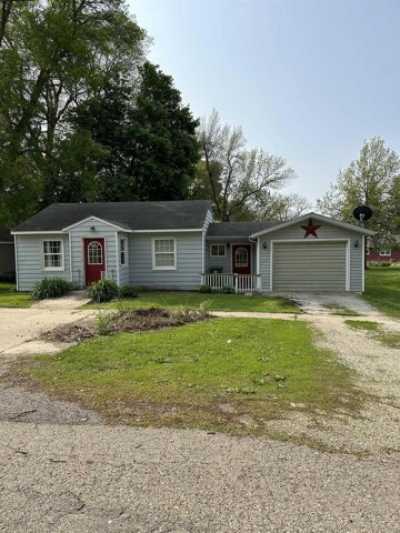 Home For Sale in Dumont, Iowa