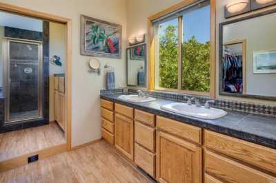 Home For Sale in Geyserville, California