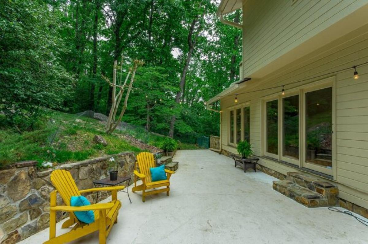 Picture of Home For Sale in Signal Mountain, Tennessee, United States