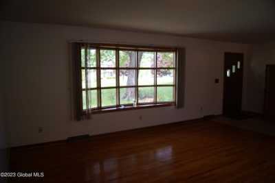 Home For Rent in Glenville, New York