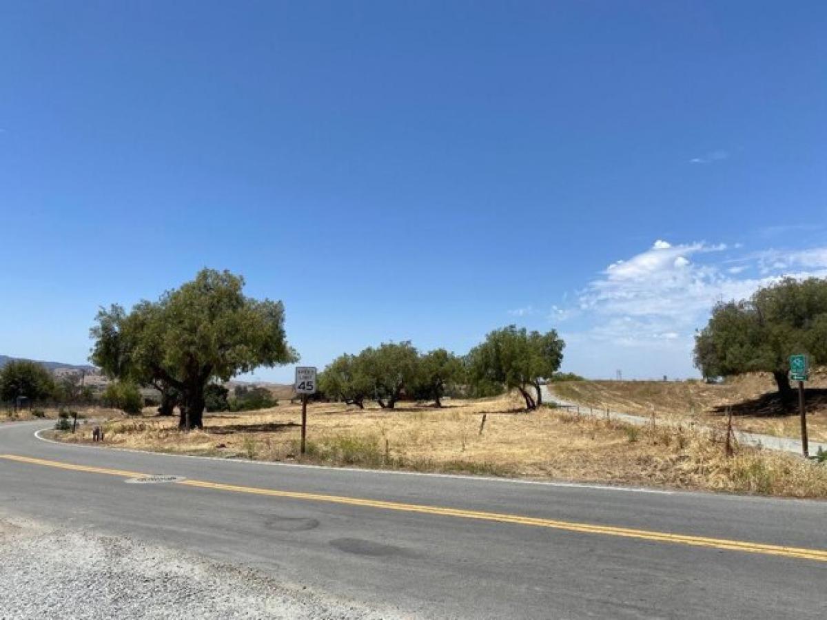Picture of Residential Land For Sale in Tres Pinos, California, United States