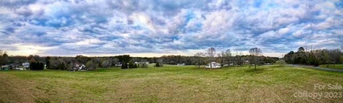 Picture of Residential Land For Sale in Oakboro, North Carolina, United States