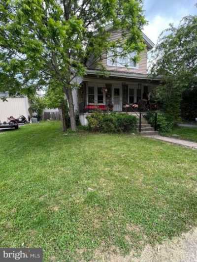 Home For Sale in Marcus Hook, Pennsylvania