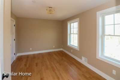 Home For Sale in Lee, New Hampshire