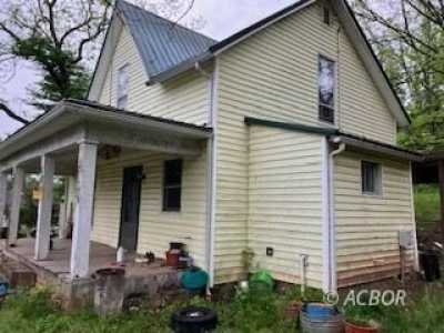Home For Sale in Rutland, Ohio