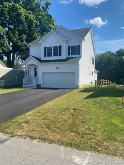 Home For Sale in Shelton, Connecticut