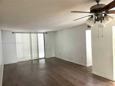Apartment For Rent in North Lauderdale, Florida