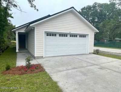 Home For Sale in Macclenny, Florida