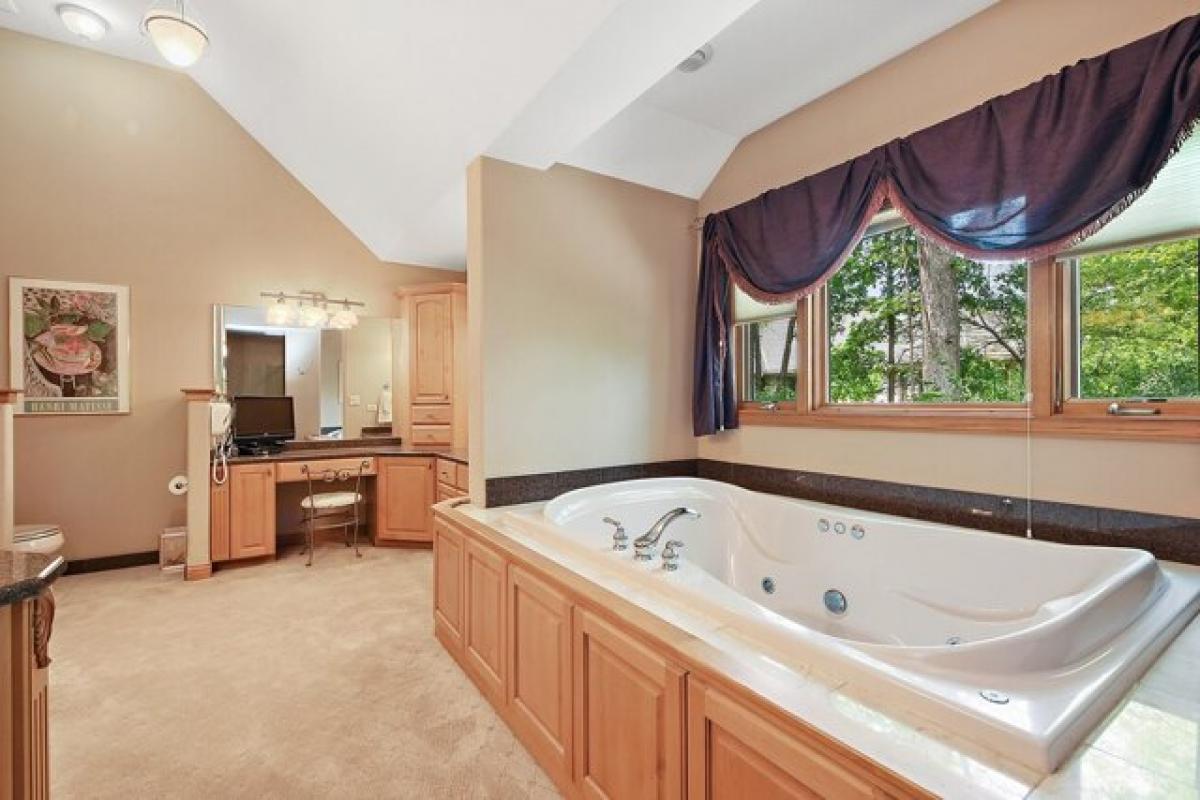 Picture of Home For Sale in Homer Glen, Illinois, United States