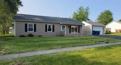 Home For Sale in Lowell, Indiana