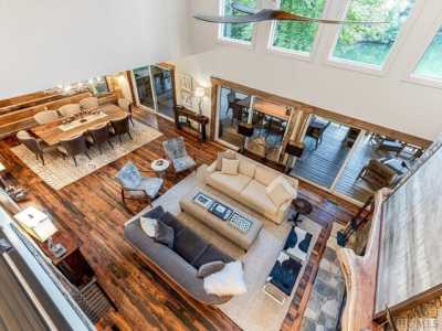 Home For Sale in Lake Toxaway, North Carolina
