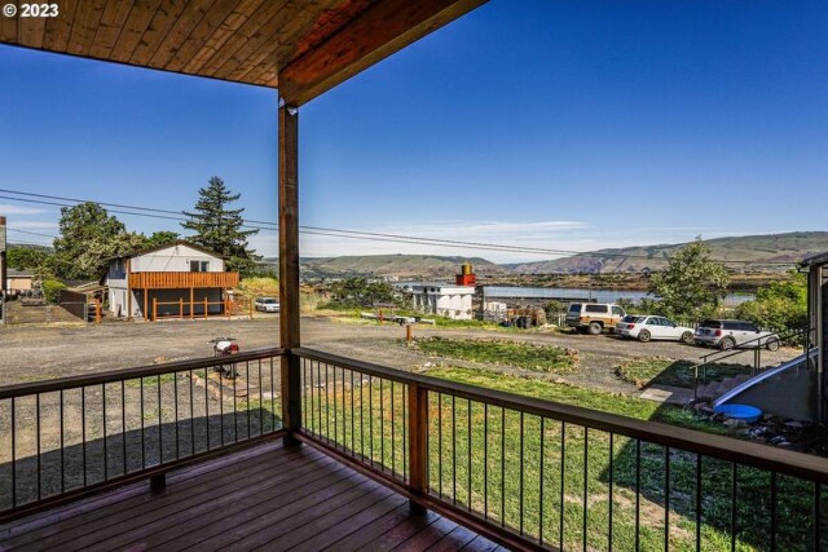Picture of Home For Sale in The Dalles, Oregon, United States