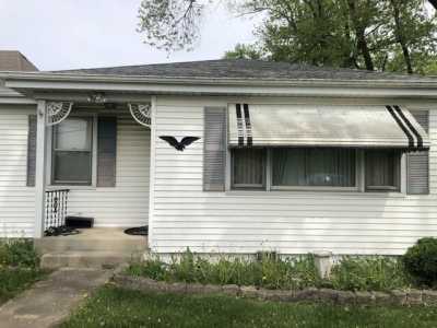 Home For Sale in Burr Ridge, Illinois