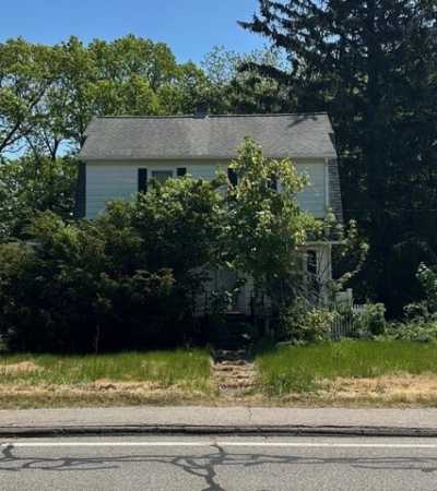 Home For Sale in Auburn, Massachusetts