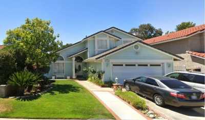 Home For Sale in Saugus, California