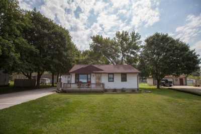 Home For Sale in Elk Run Heights, Iowa