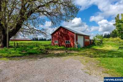 Home For Sale in Dayton, Oregon