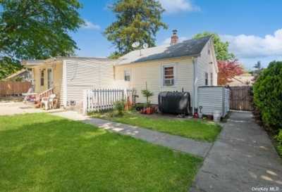 Home For Sale in West Babylon, New York