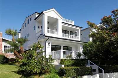 Home For Rent in Corona del Mar, California