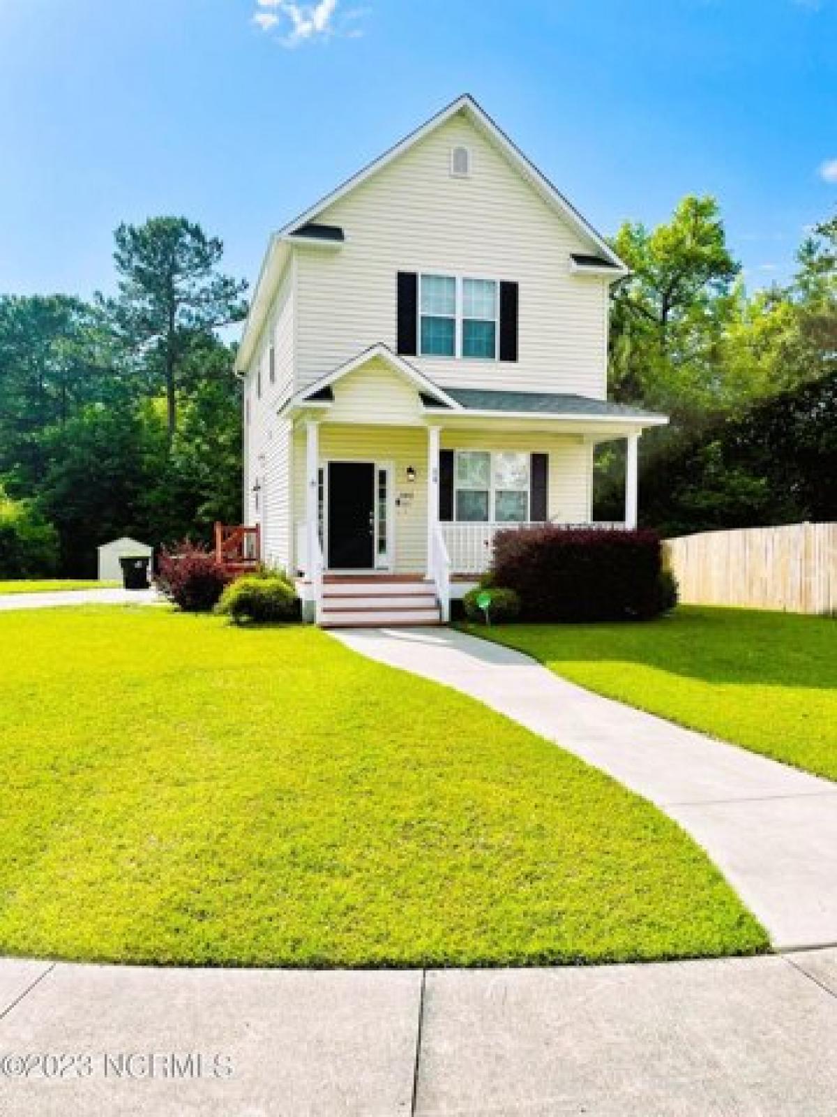 Picture of Home For Sale in Jacksonville, North Carolina, United States