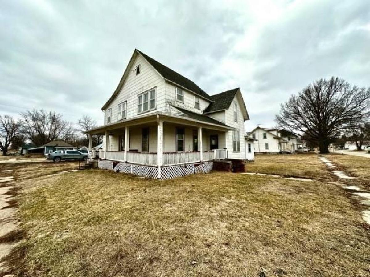 Picture of Home For Sale in Tarkio, Missouri, United States