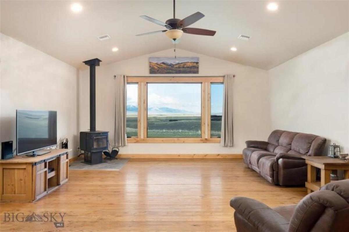 Picture of Home For Sale in Ennis, Montana, United States
