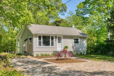 Home For Sale in East Marion, New York