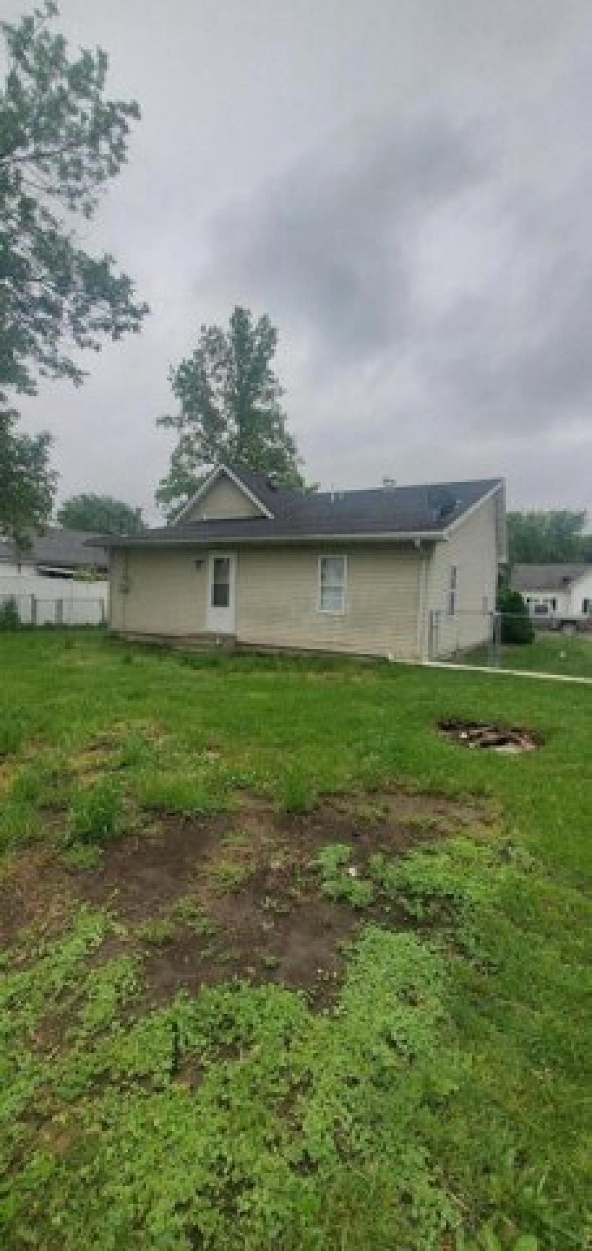 Picture of Home For Sale in Vandalia, Missouri, United States