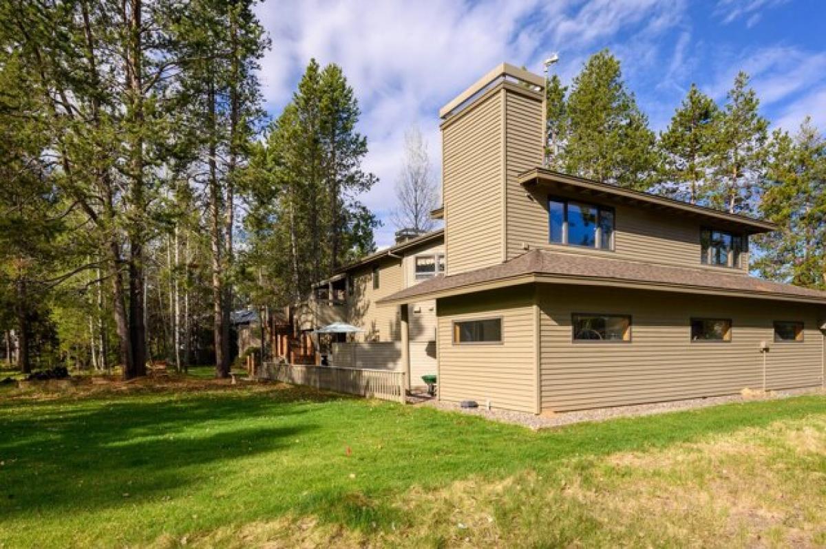 Picture of Home For Sale in Sunriver, Oregon, United States