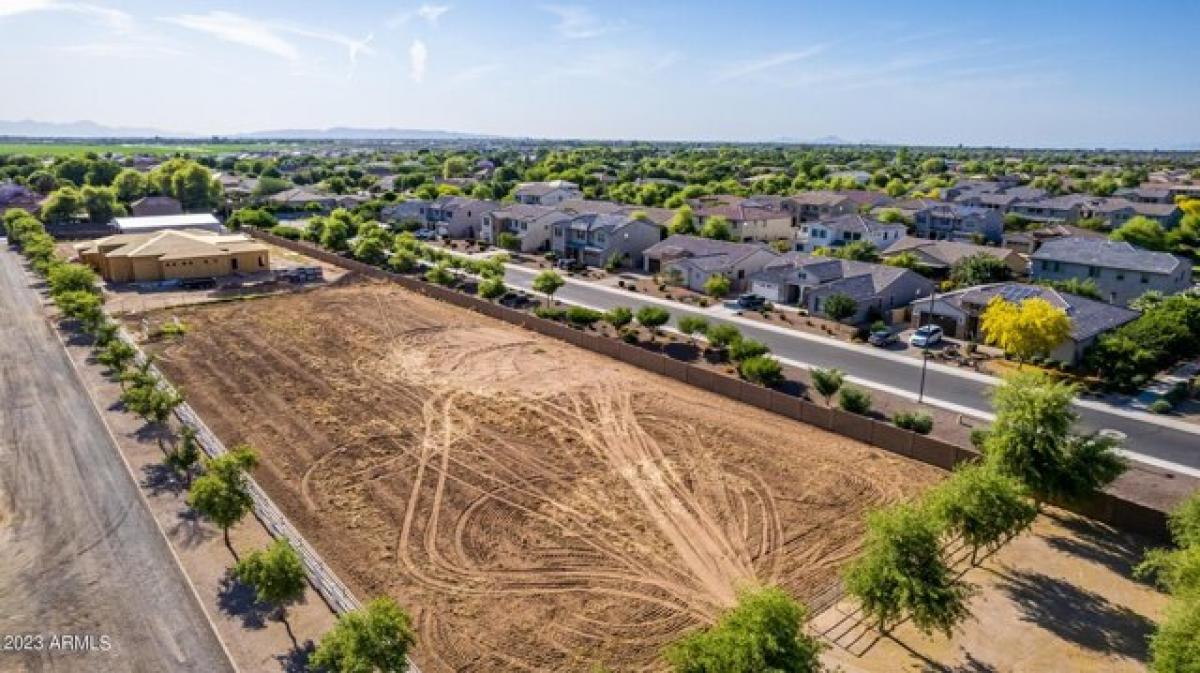 Picture of Residential Land For Sale in Gilbert, Arizona, United States