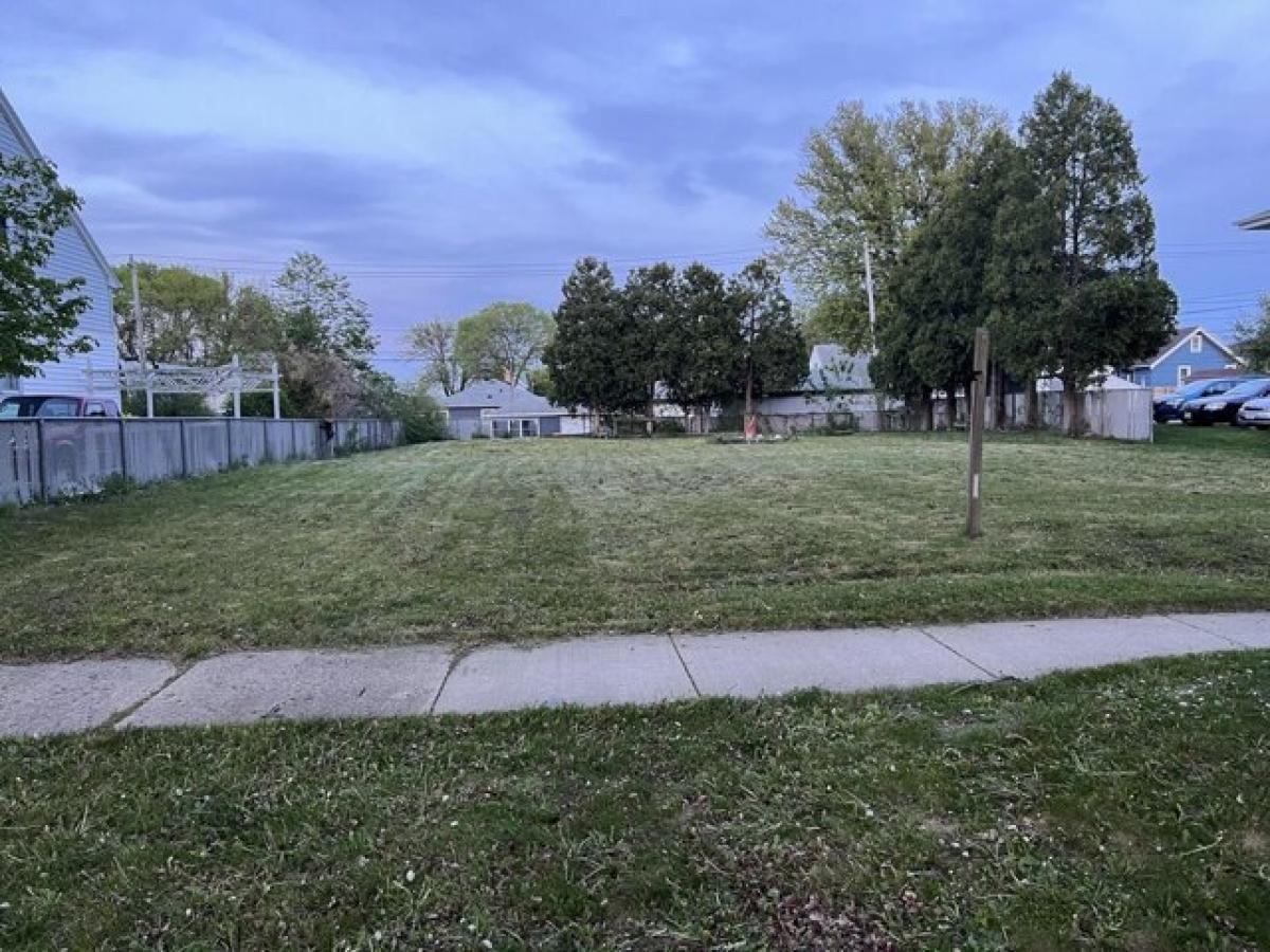 Picture of Residential Land For Sale in West Allis, Wisconsin, United States