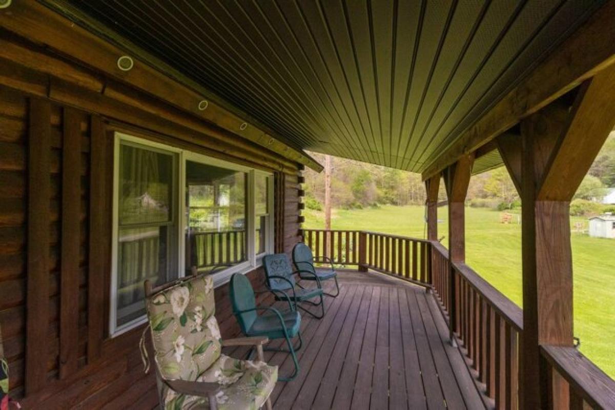 Picture of Home For Sale in Terra Alta, West Virginia, United States