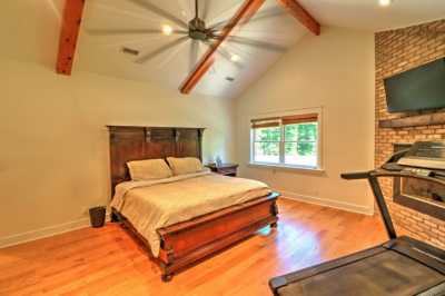 Home For Sale in Kingston Springs, Tennessee