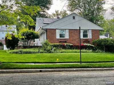 Home For Sale in Teaneck, New Jersey