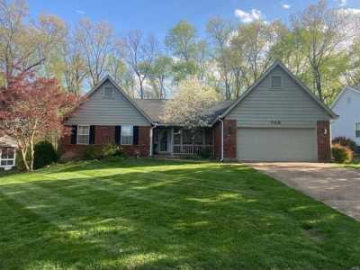 Home For Sale in Ellisville, Missouri