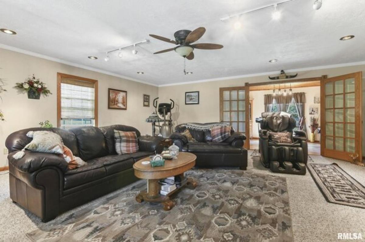 Picture of Home For Sale in Divernon, Illinois, United States