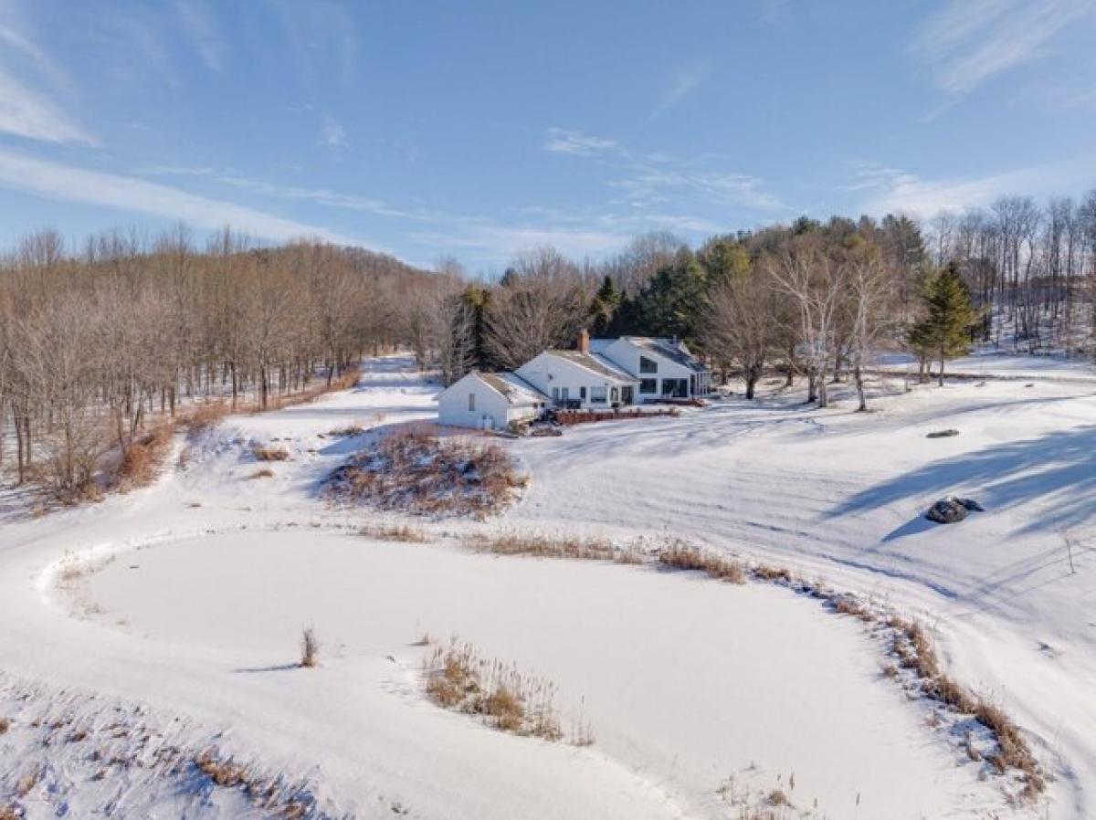 Picture of Home For Sale in Hyde Park, Vermont, United States