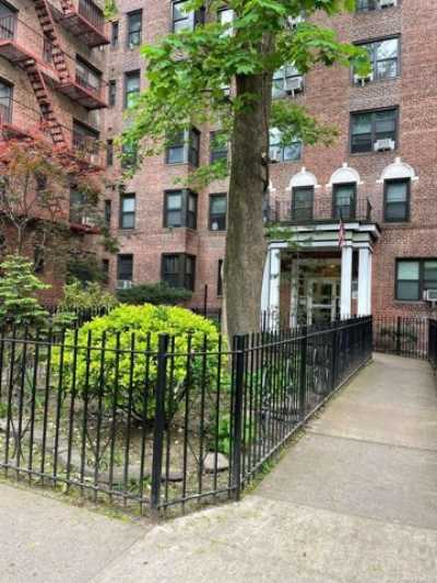 Home For Rent in Jackson Heights, New York
