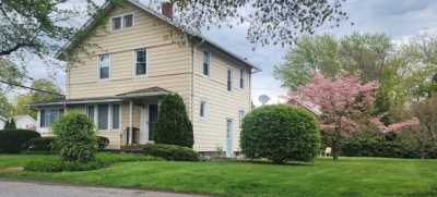 Home For Sale in Port Ewen, New York