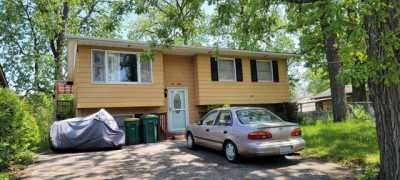 Home For Sale in Round Lake Beach, Illinois