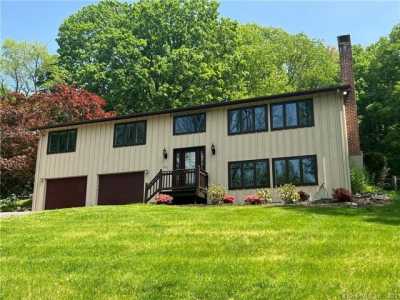 Home For Sale in Canton, Connecticut