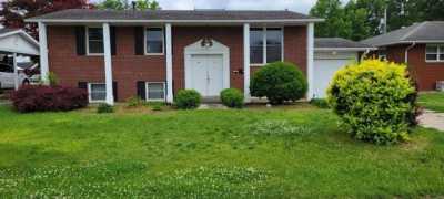 Home For Sale in Hartford, Illinois