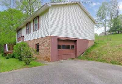 Home For Sale in Clendenin, West Virginia