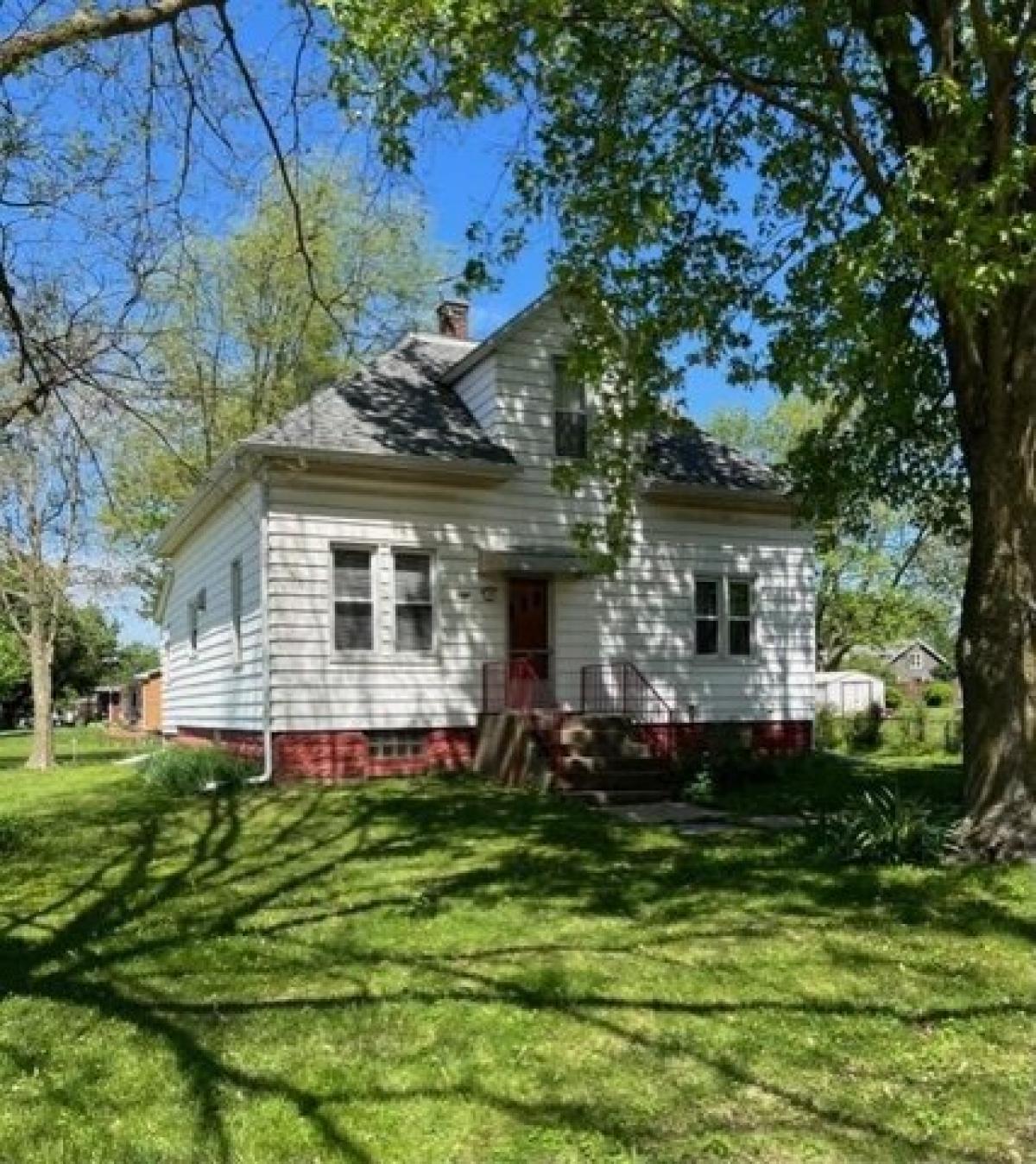 Picture of Home For Sale in Durant, Iowa, United States