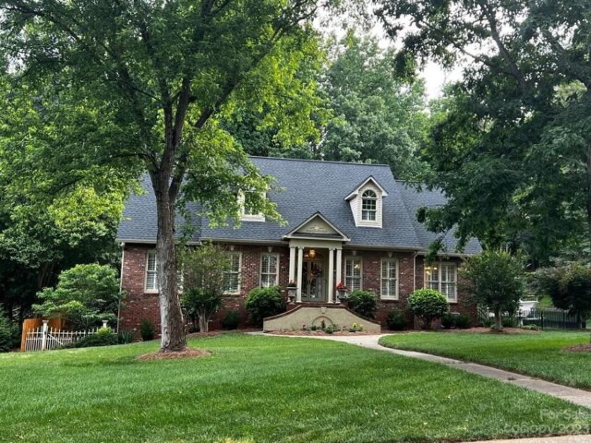 Picture of Home For Sale in Belmont, North Carolina, United States