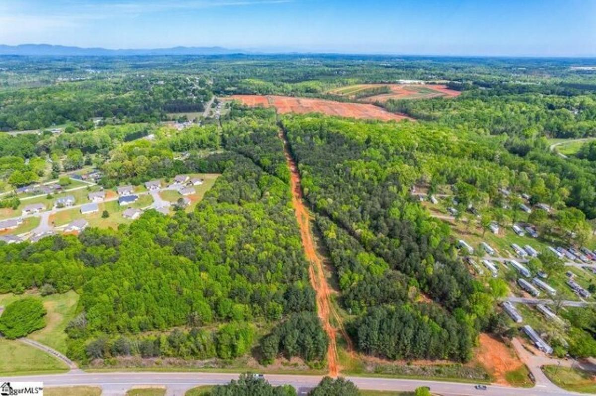 Picture of Residential Land For Sale in Wellford, South Carolina, United States