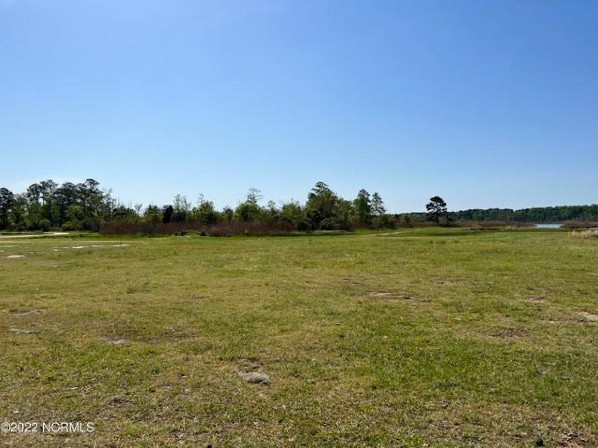 Picture of Residential Land For Sale in Chocowinity, North Carolina, United States