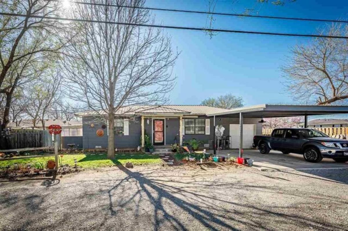 Picture of Home For Sale in Cache, Oklahoma, United States